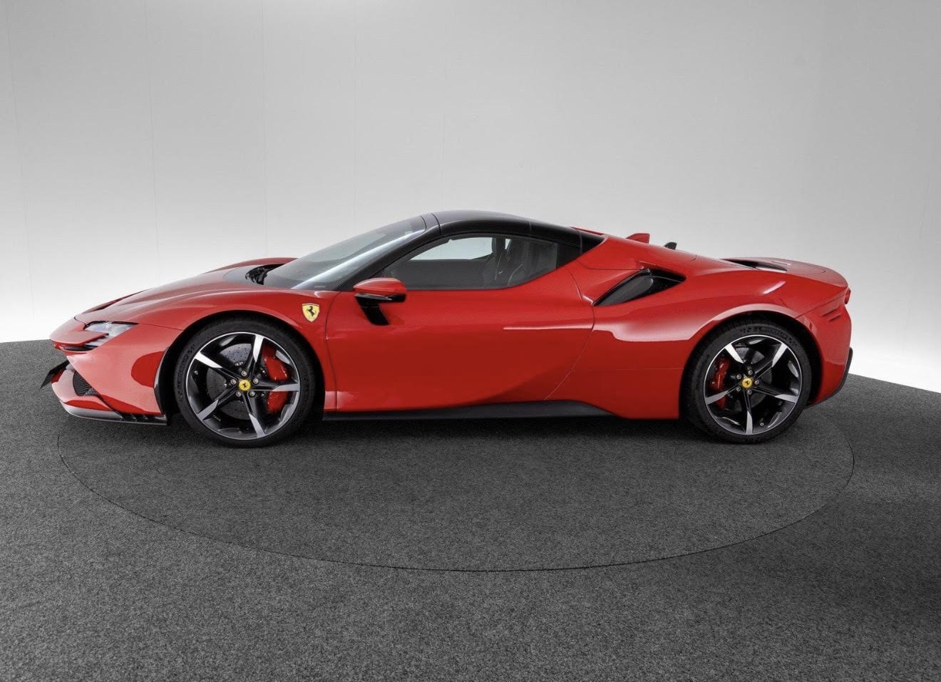 Ferrari SF90 Spider Rental 