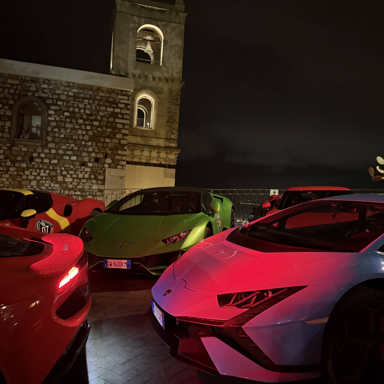 Group Tours: Emotions in Sync alt