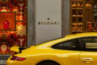 Shopping esclusivo nel Quadrilatero della Moda: l'accesso VIP con il noleggio supercar a Milano