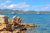 Luxury car rental in Sardinia: the differences between the Ferrari Roma and the Ferrari 296 GTS on the roads of the Costa Smeralda