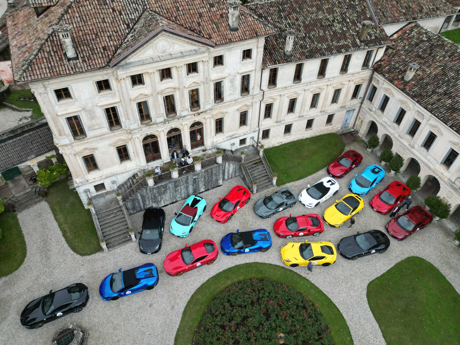 Luxury Car Hire Europe alt