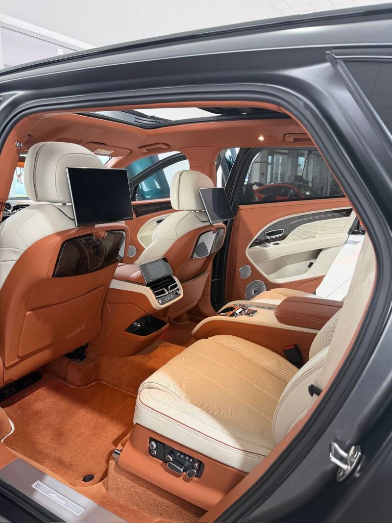 Bentley Bentayga EWB interiors
