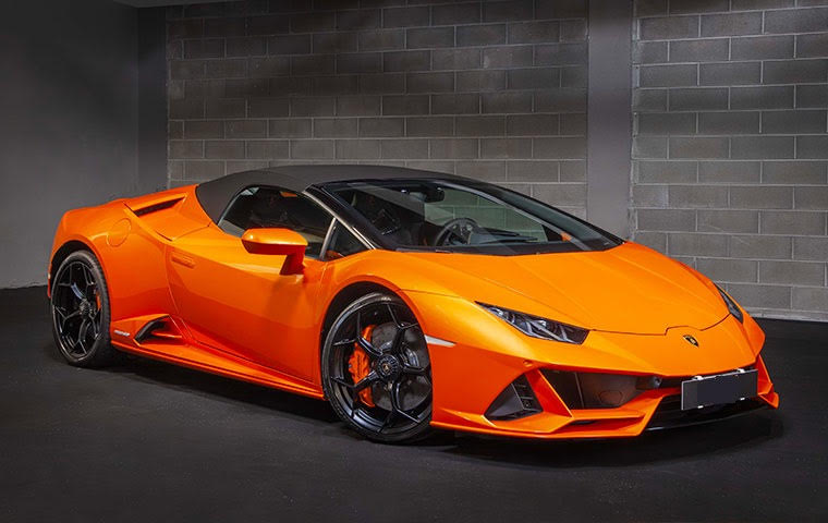 Lamborghini Hurac&aacute;n EVO Spyder Rental