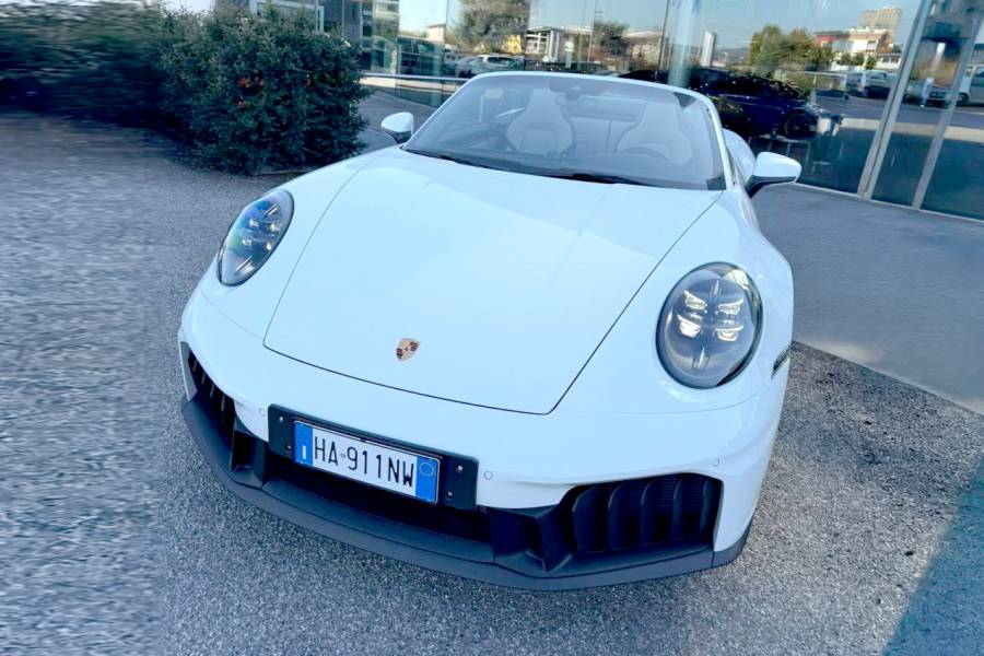 Porsche 911 (992.2) GTS Cabrio Rental